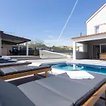 וילה Stone - Pool House 100 Meters From The Vinišće