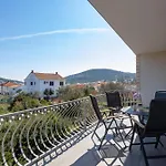 וילה Stone - Pool House 100 Meters From The