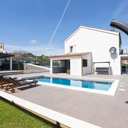 וילה Stone - Pool House 100 Meters From The *