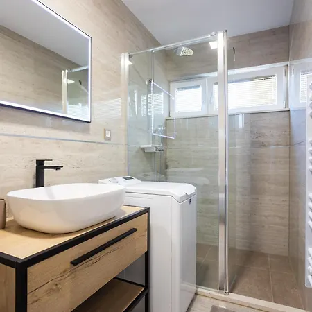 וילה Stone - Pool House 100 Meters From The