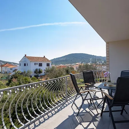 וילה Stone - Pool House 100 Meters From The